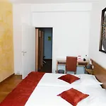 Du Xvi Siecle 2* Nyon