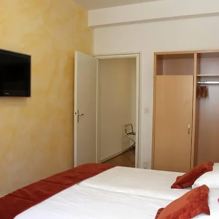 Du Xvi Siecle Hotell 2*