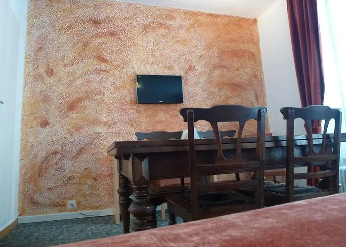 Otel Du Xvi Siecle 2*