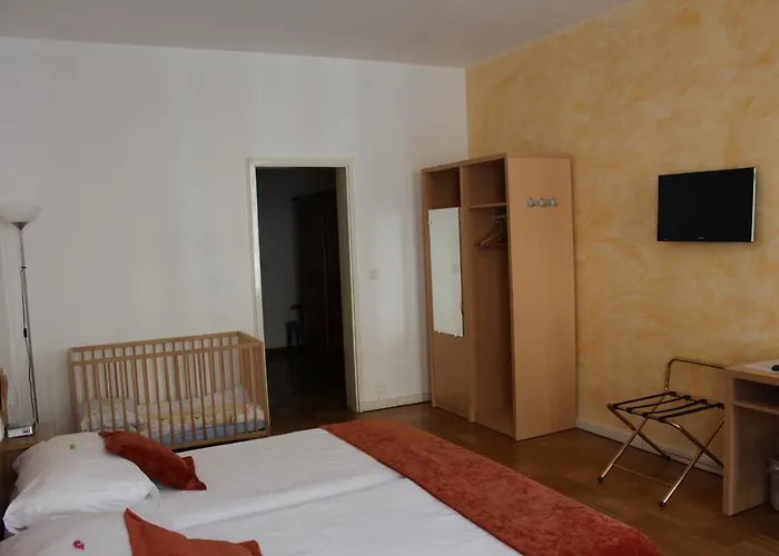 西克里十六世旅馆 尼翁